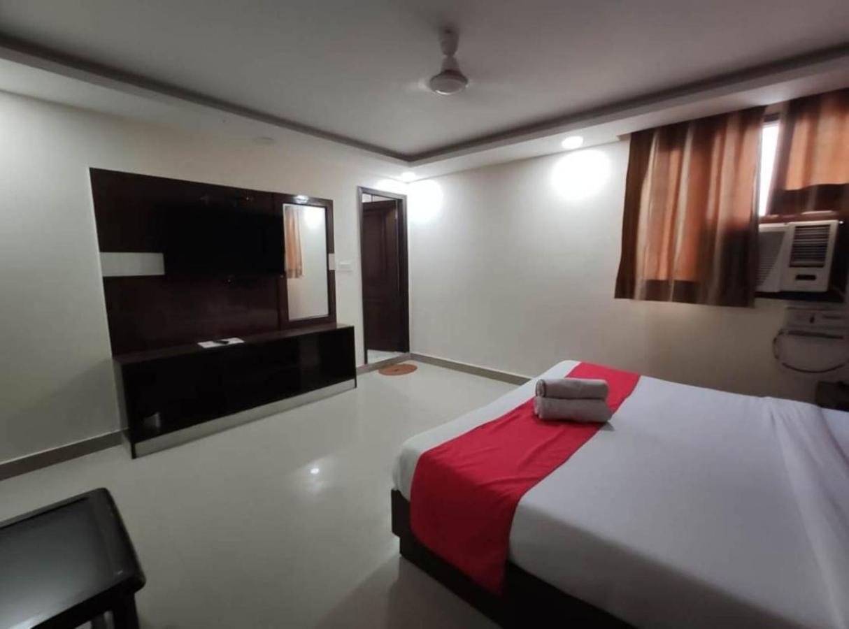 Hotel Lite Near Igi Airport 4*