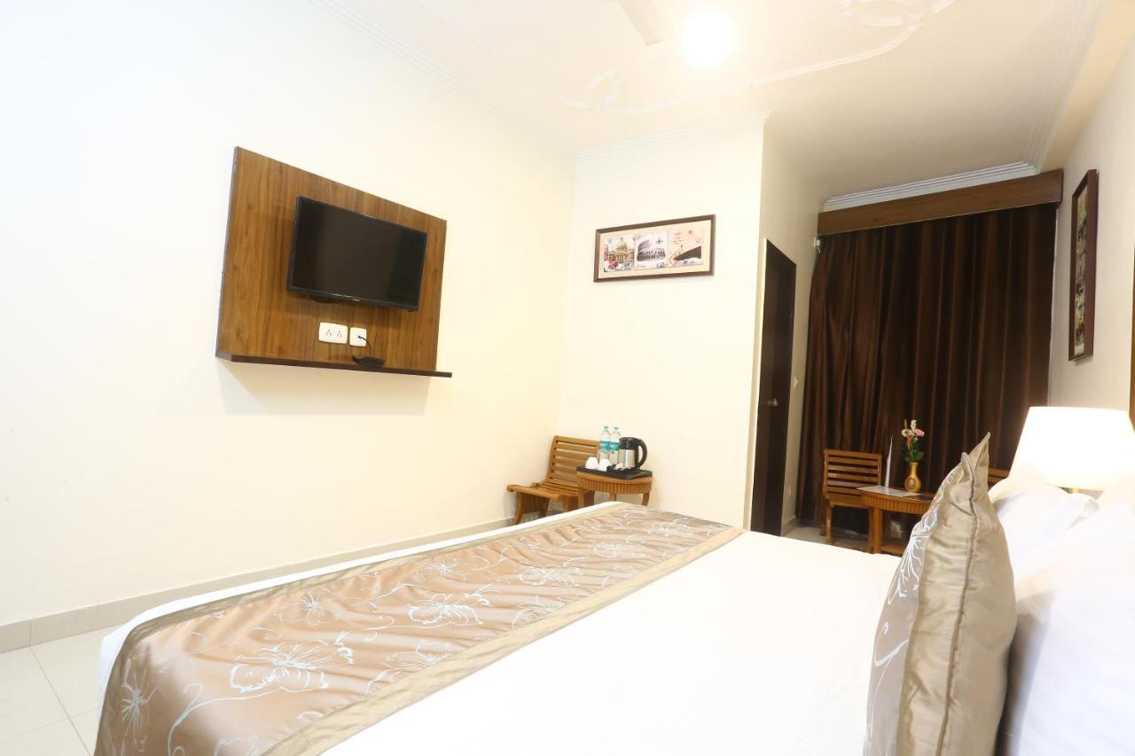 Earth Hotel 3*