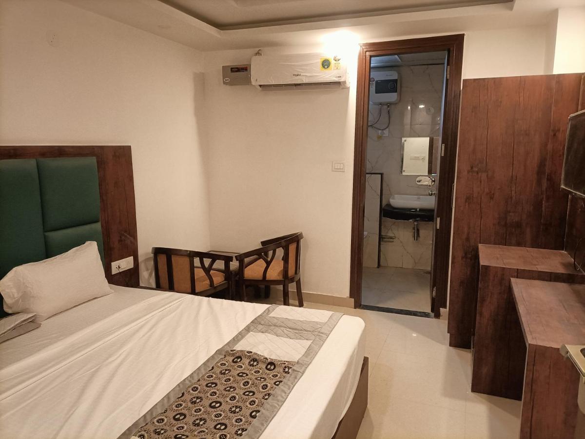 Hotel Tej Plaza ,a Family Near Igi Airport Delhi 4*