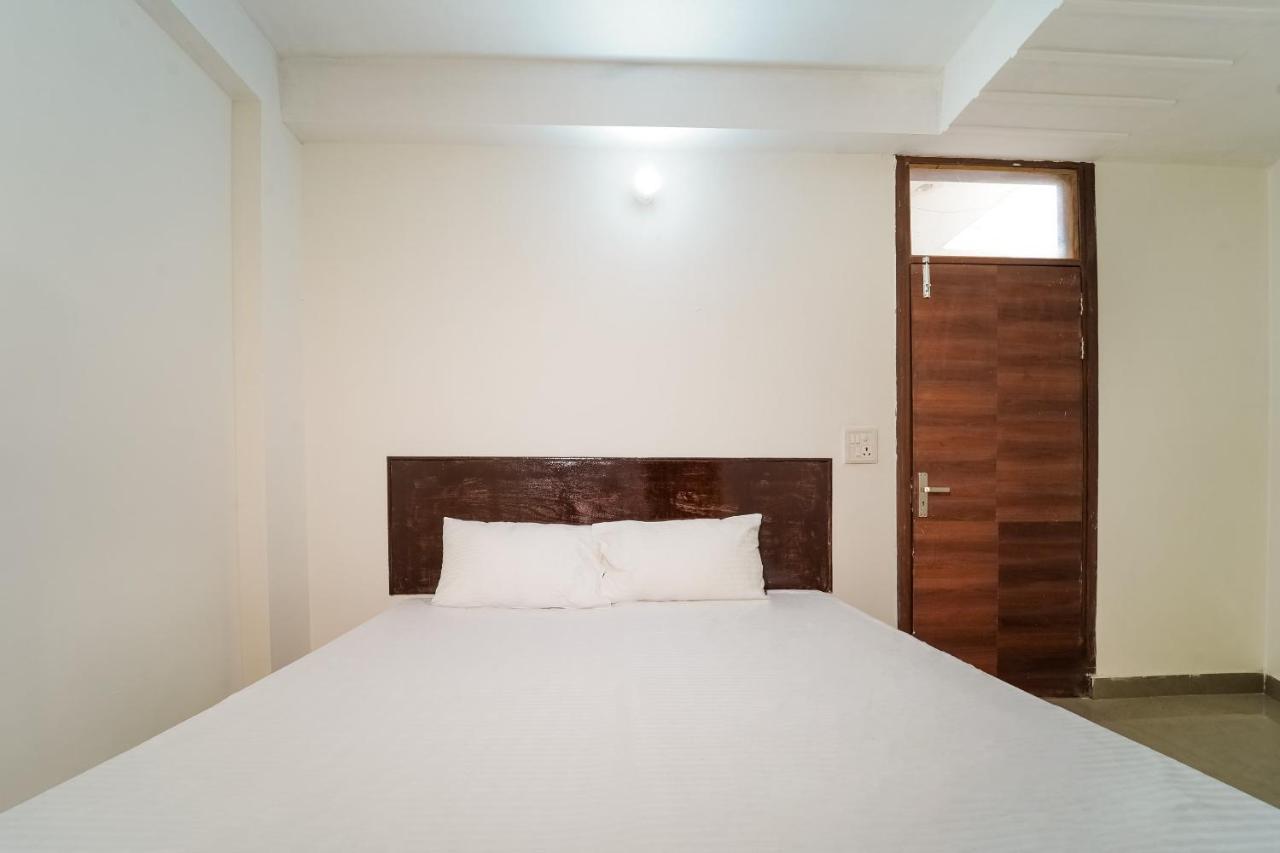 Hotel O Chahal Near Nangloi Railway Station Metro Station Delhi (National Capital Territory of India)