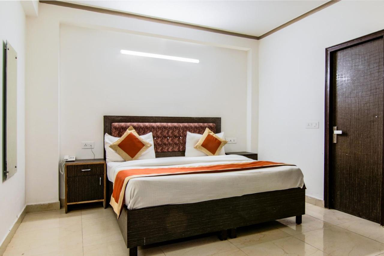 Hotel The Ocean Near Igi Airport 3*