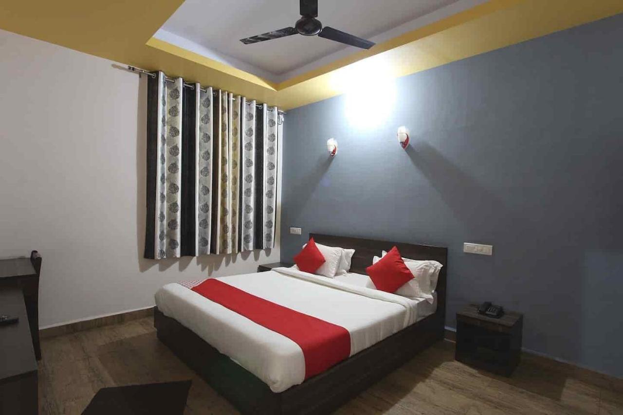 Shri Ram Hotel 4*