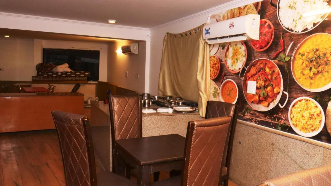 Aman Luxury Hotel 3*