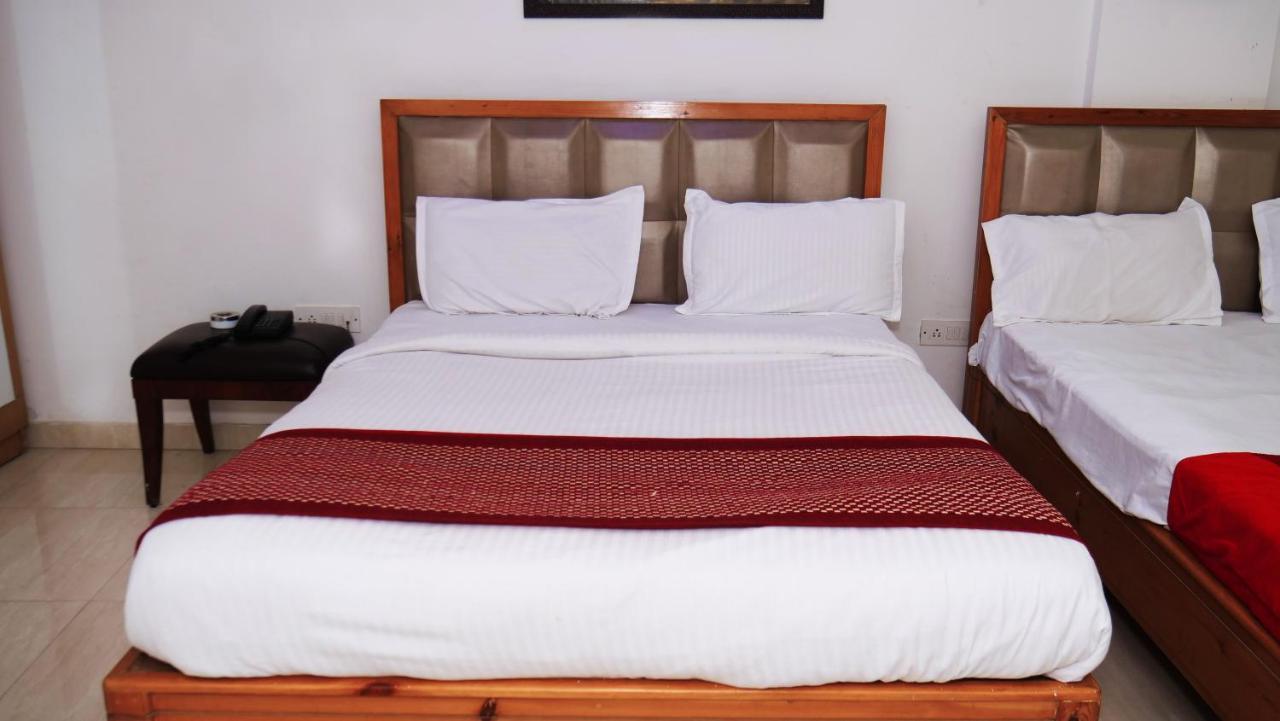 Aman Luxury Hotel 3*