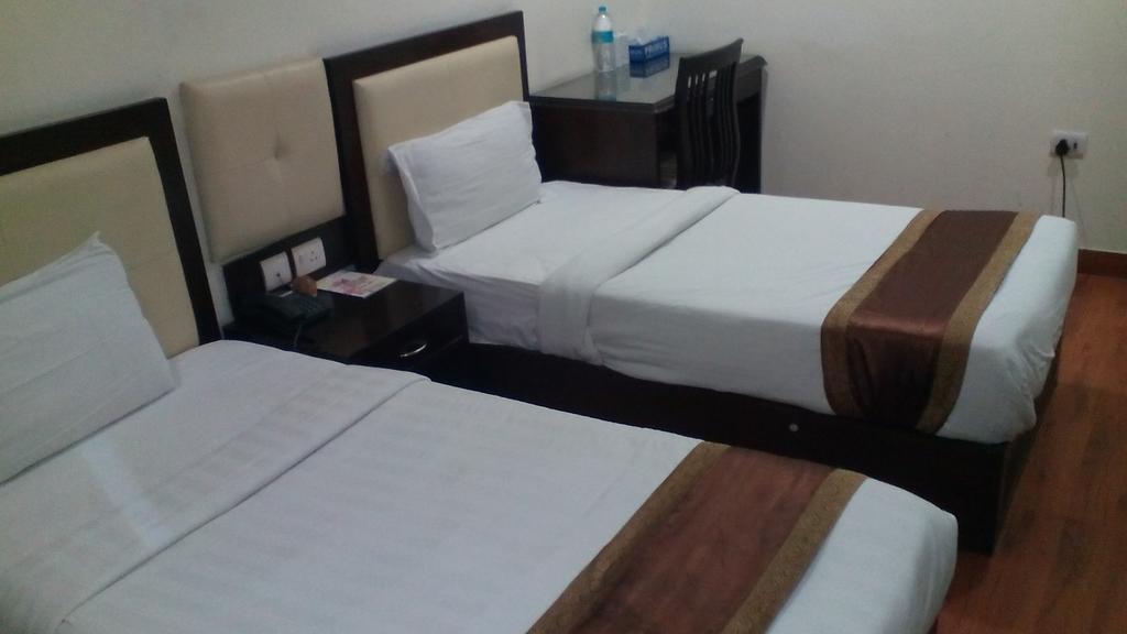 Veer Palace Hotel