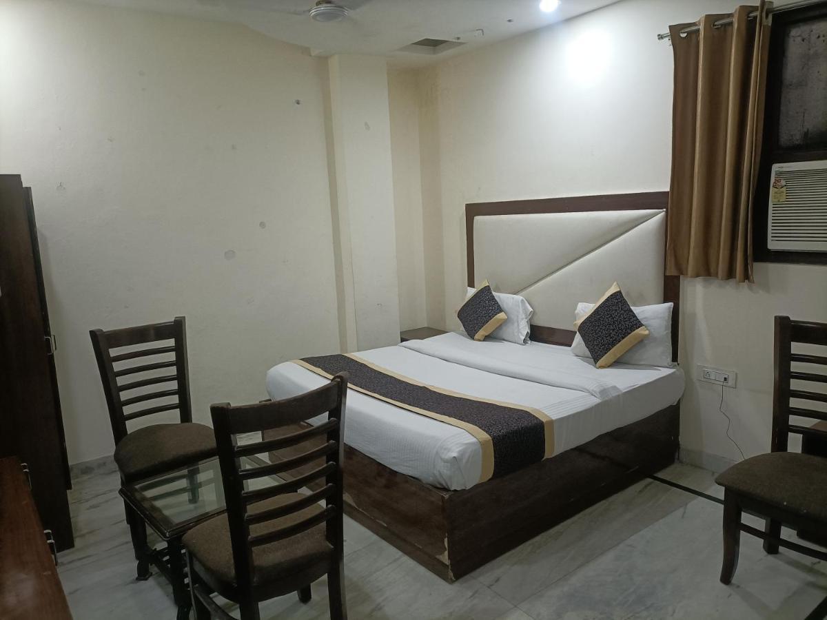 Le Mount Near Igi Airport