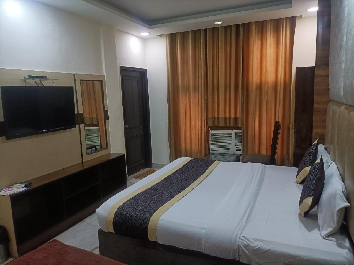 Le Mount Near Igi Airport Hotel New Delhi