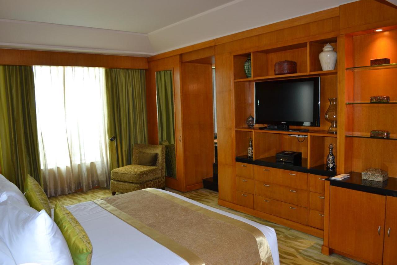 Hotel The Grand New Delhi