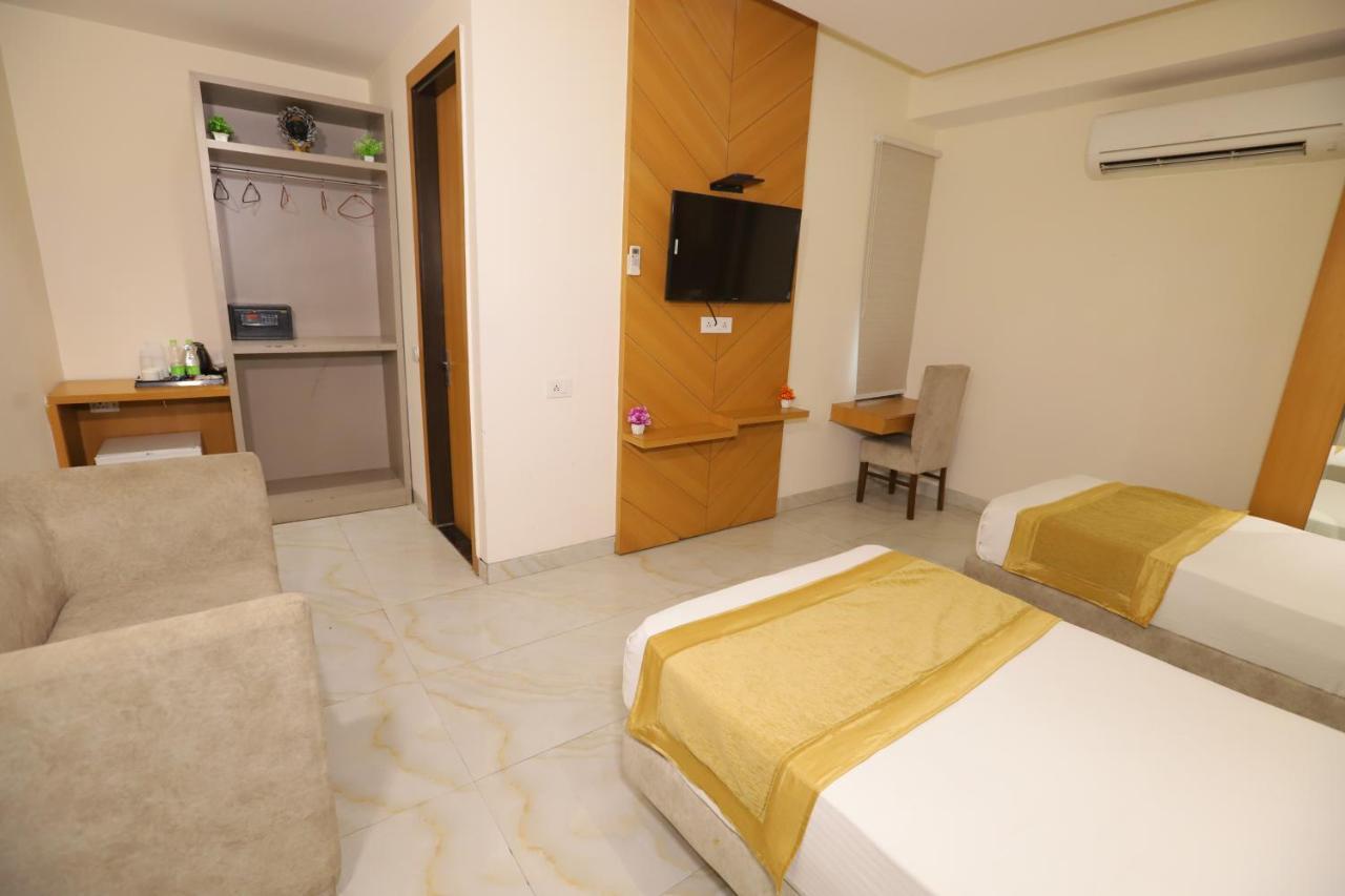 Hotel Stanley By Foxi Group- Near Delhi International Airport New Delhi