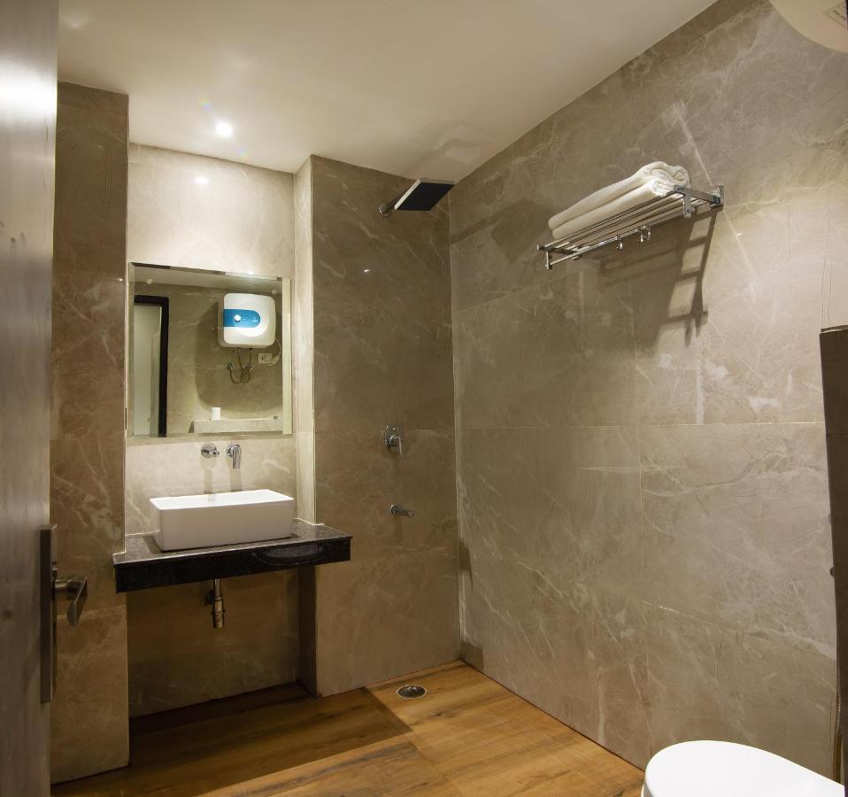 Stanley By Foxi Group- Near Delhi International Airport Hotel