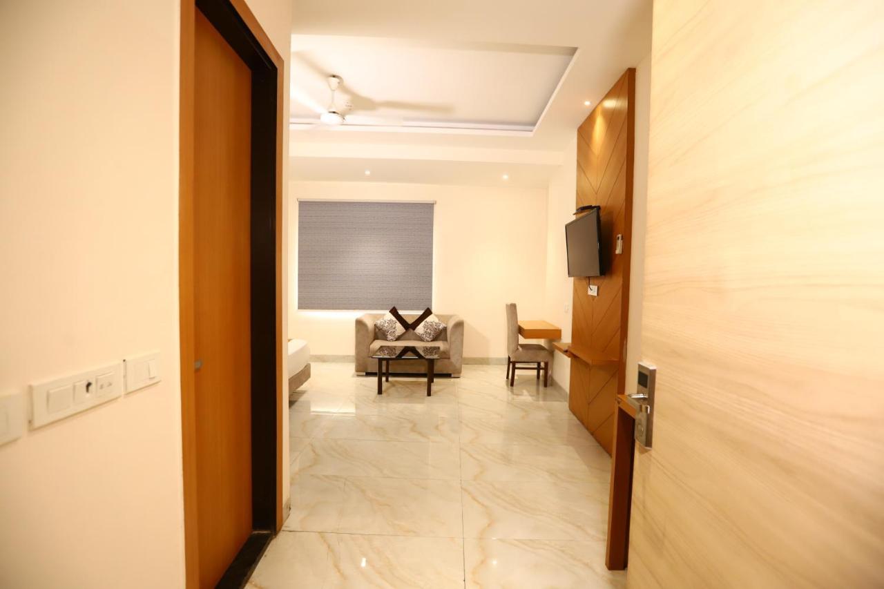 Stanley By Foxi Group- Near Delhi International Airport Hotel