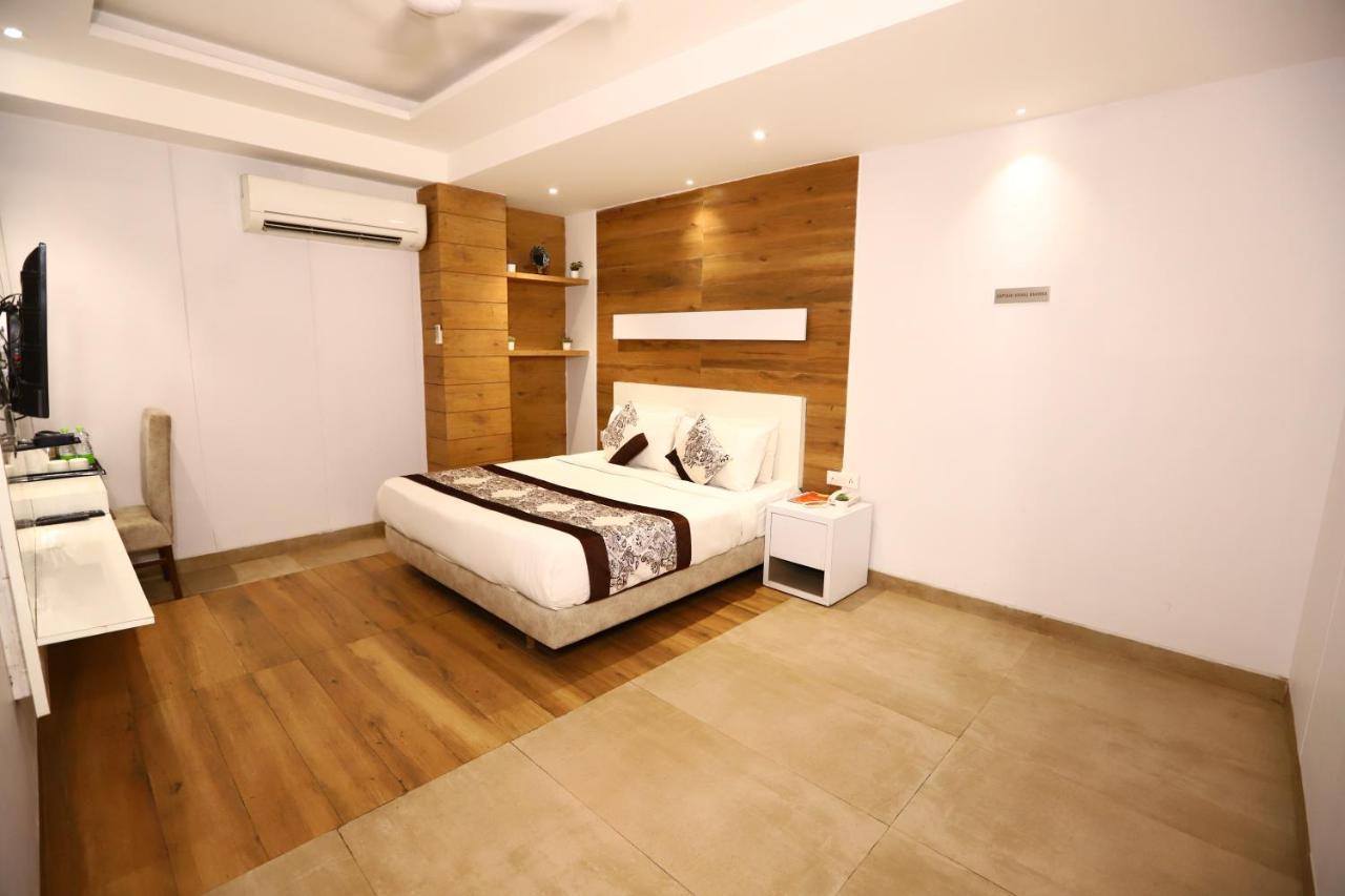 Stanley By Foxi Group- Near Delhi International Airport Hotel