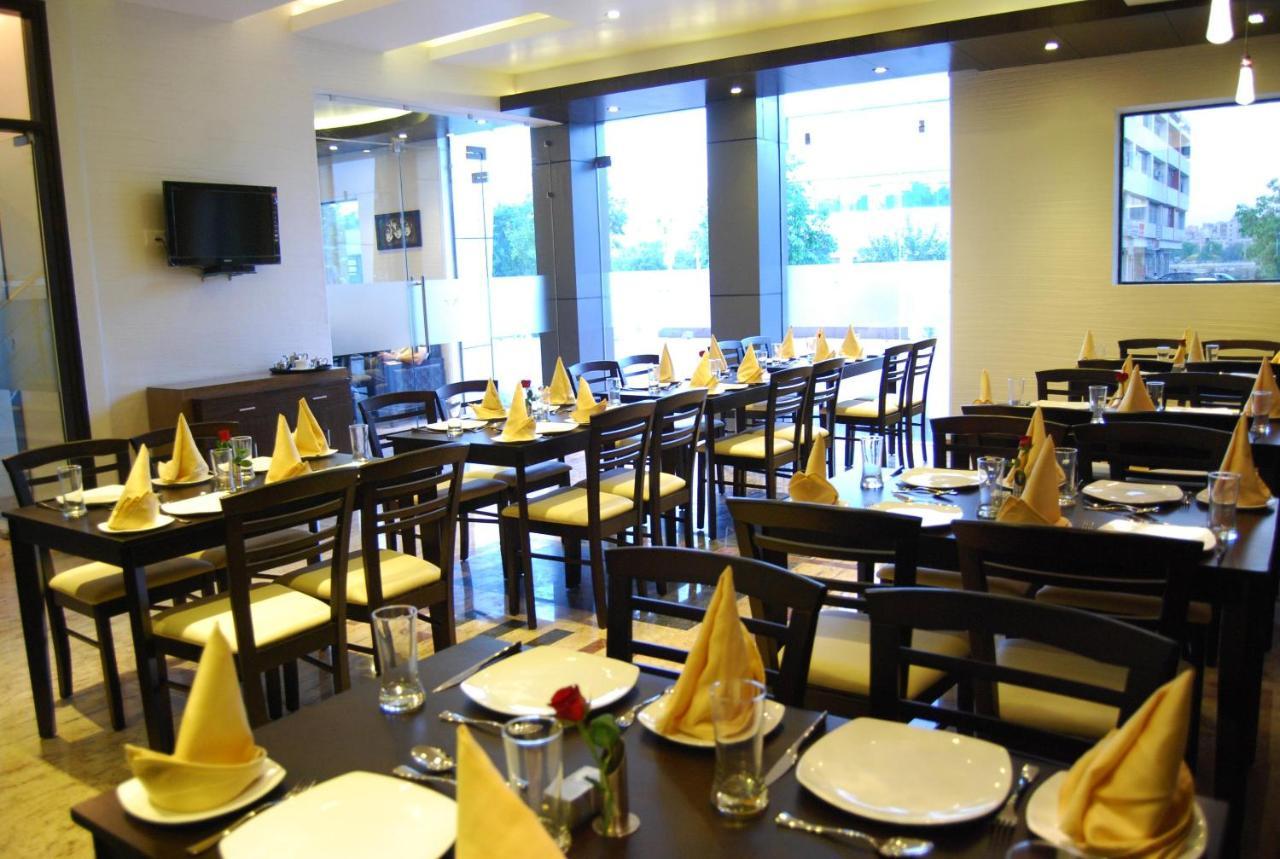 Lotus La Wisteria Hotel 3*