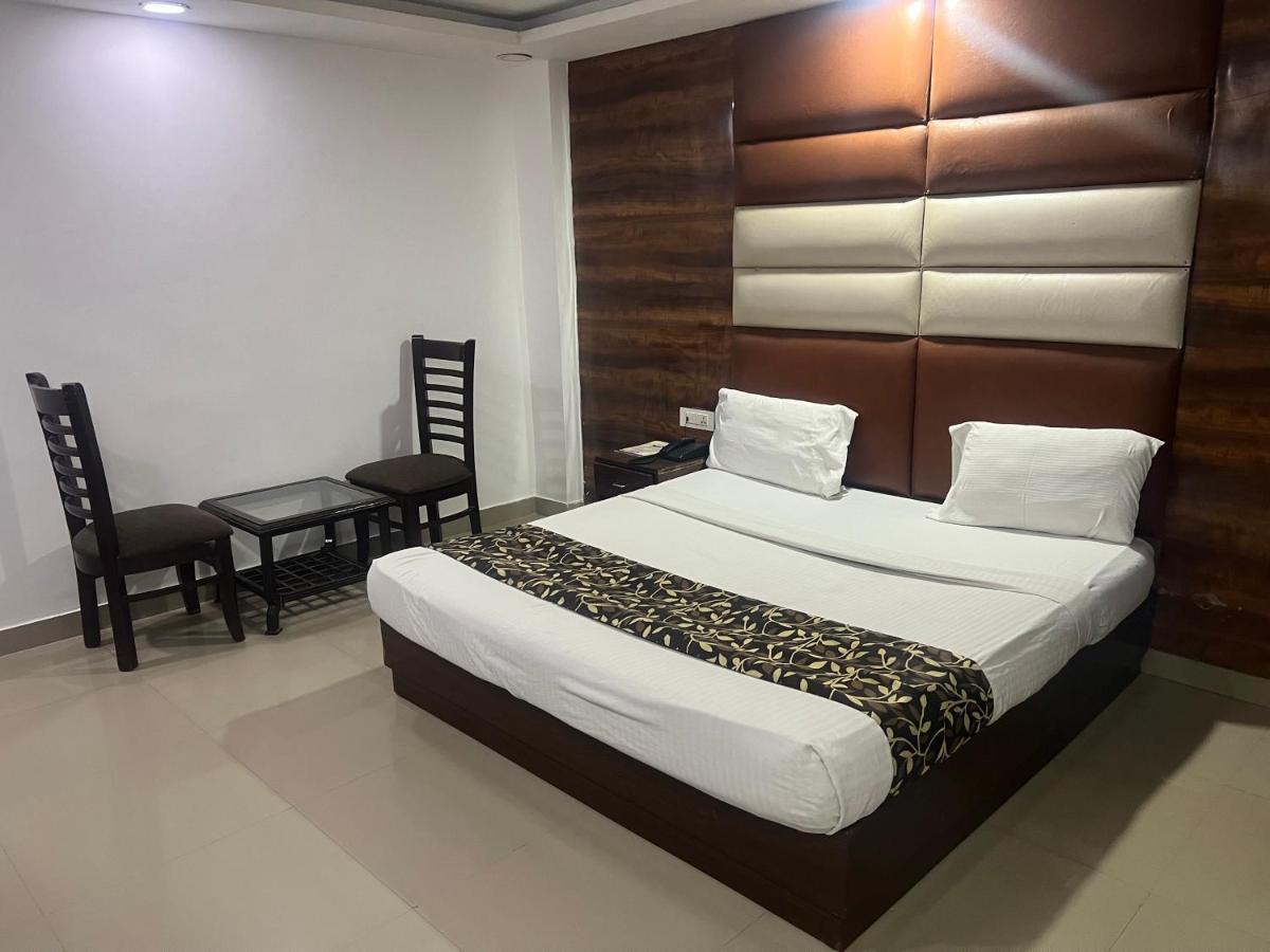 Le Mount Near Igi Airport 3*