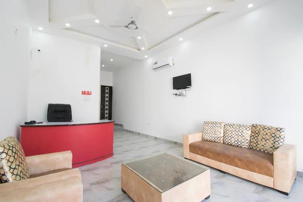 Airport Prince Palace By Byobhotels 3*