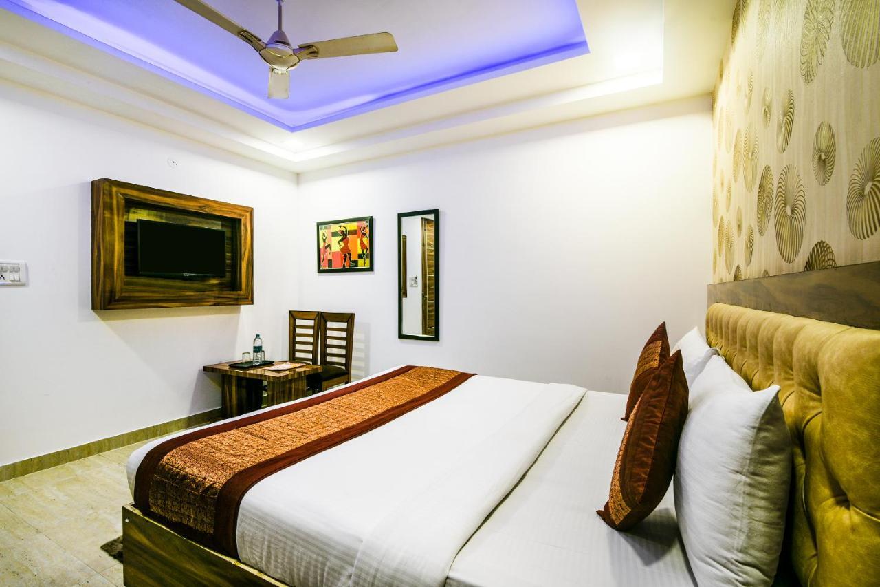 Pearl - Mahipalpur Delhi Airport Hotel 3*