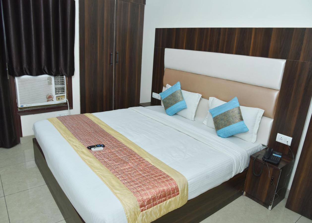 Hotel Classic Plaza At Delhi Airport