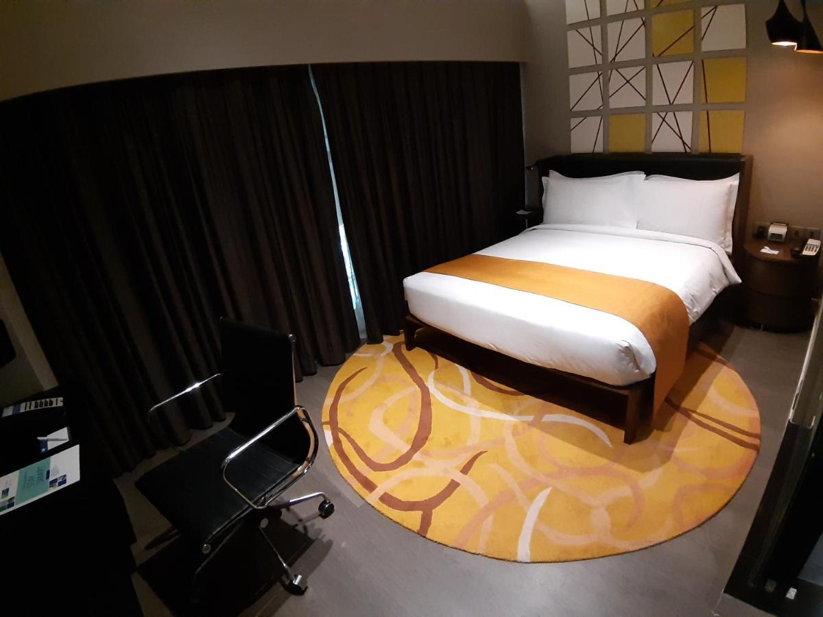 Express International Airport T3 By Ihg Hotel 4*