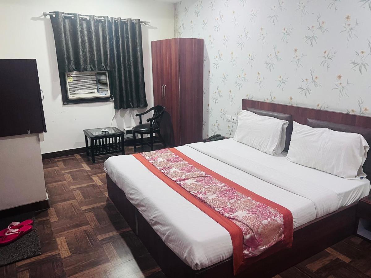 Cozy Cave Delhi Aiport