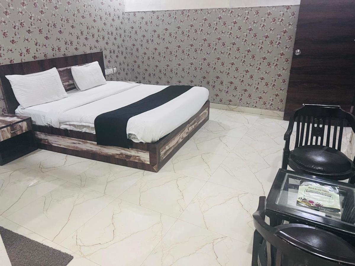 Hotel Cozy Cave Delhi Aiport