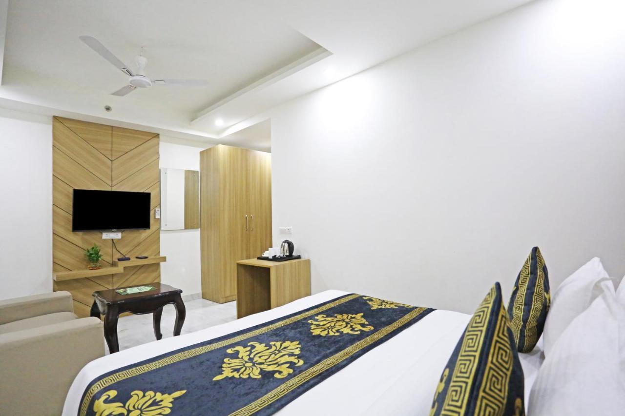 Decent - Delhi Airport Hotel