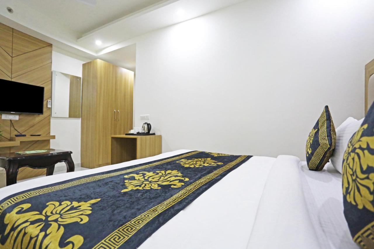 Decent - Delhi Airport 4* New Delhi