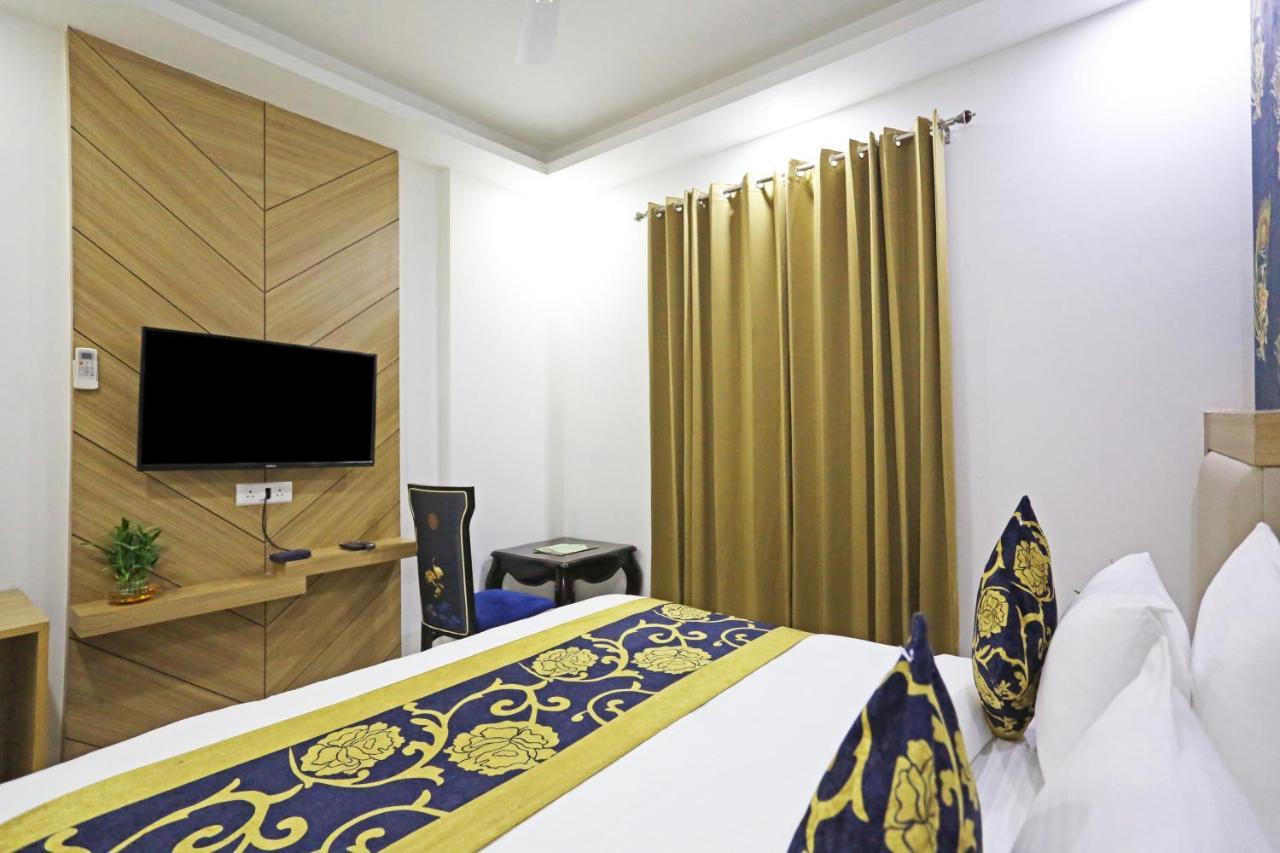 Decent - Delhi Airport 4* New Delhi