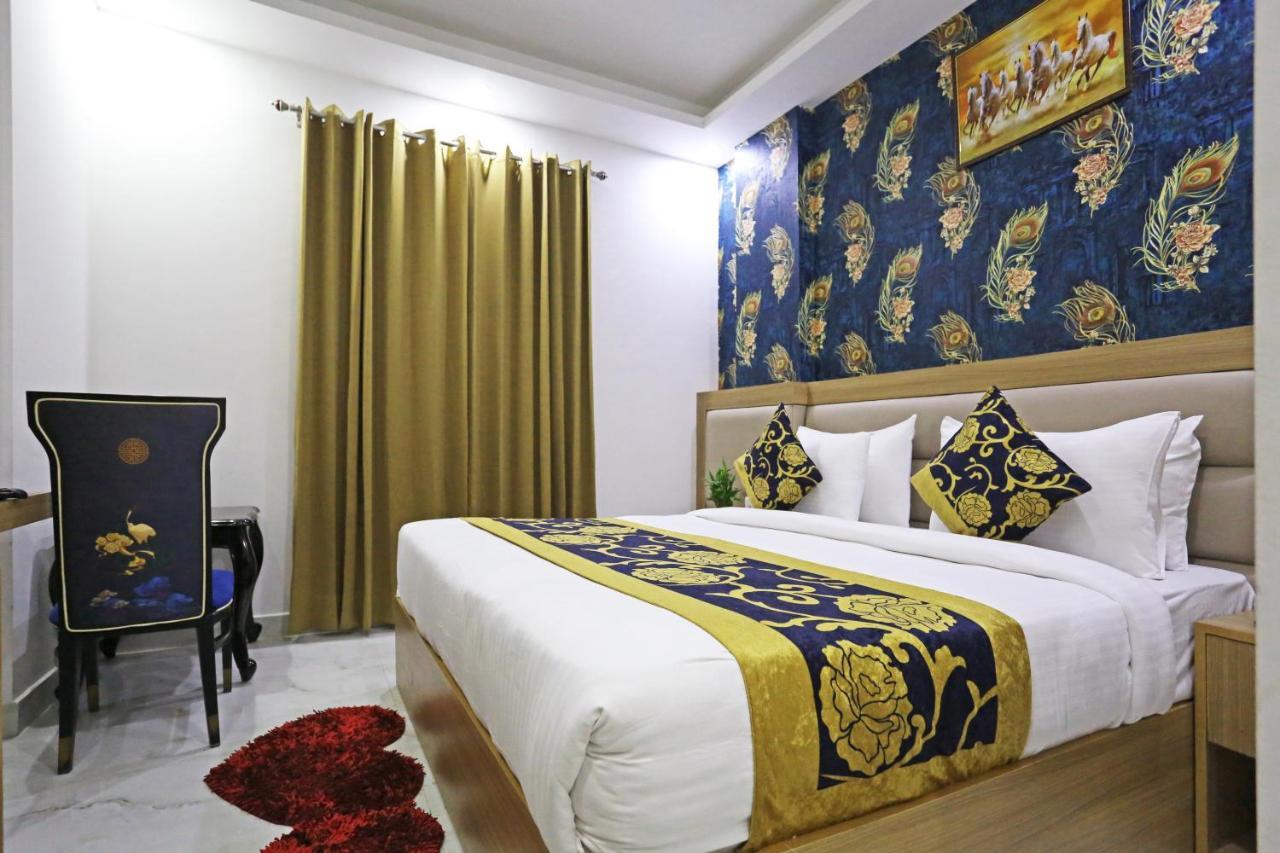 Decent - Delhi Airport Hotel 4*