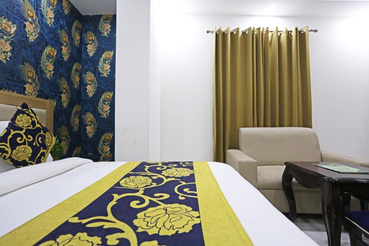 Hotel Decent - Delhi Airport