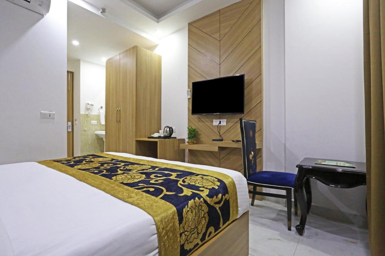 Hotel Decent - Delhi Airport 4*