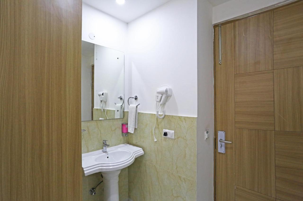 Decent - Delhi Airport Hotel 4*