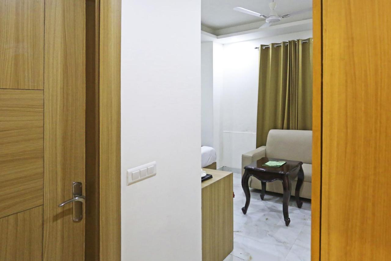 Hotel Decent - Delhi Airport