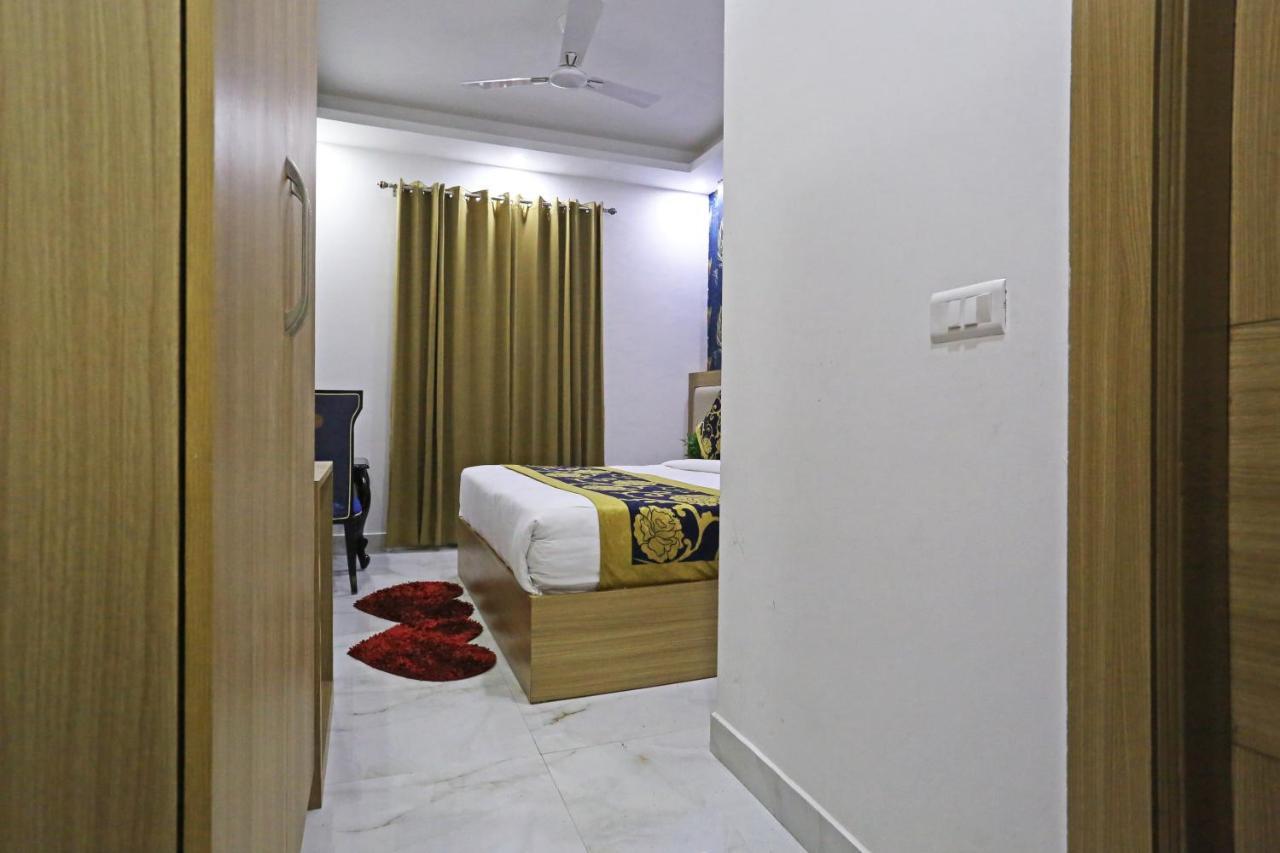 Decent - Delhi Airport Hotel 4*