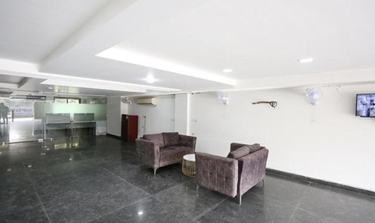 Fabexpress Aerosky Deluxe - Nr Yashobhoomi Convention Centre Hotel Delhi (National Capital Territory of India)