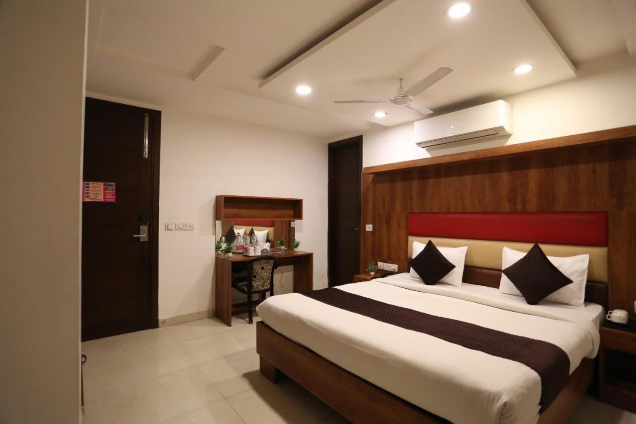 Hotel Sm Suits Near Delhi Airport-unit By Grand Urban Luxury Nova Deli