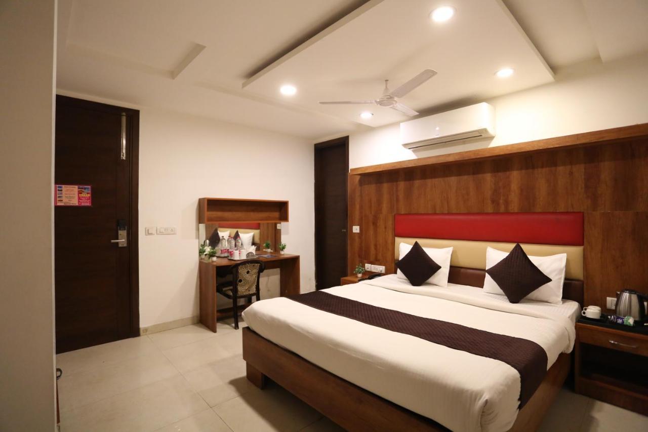 Hotel Sm Suits Near Delhi Airport-unit By Grand Urban Luxury 4*