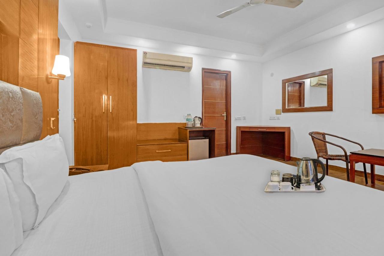 Oyo Townhouse 604 The Royal Galaxy Hotel New Delhi