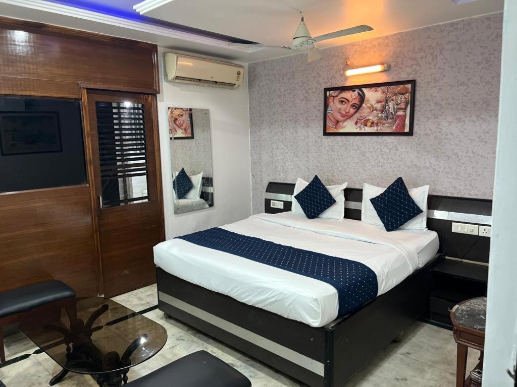 Hotel Good Vibe A Family Near Delhi Igi Airport