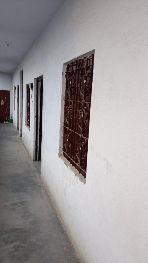 Thakur Niwas Guest house *