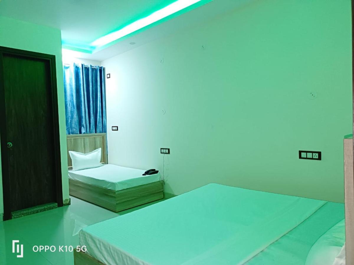 Qualia Suites At Delhi Airport Bed & Breakfast *