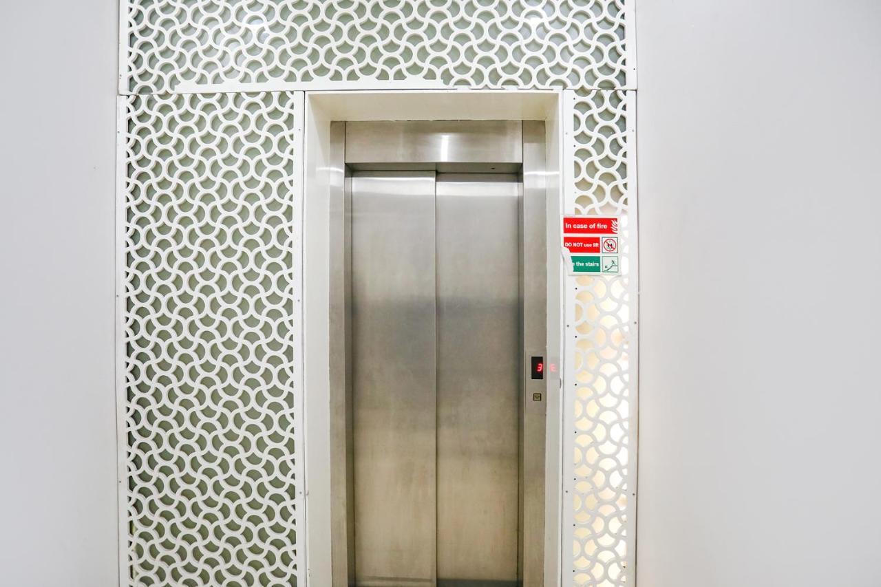 Fabhotel Royal Mirage I