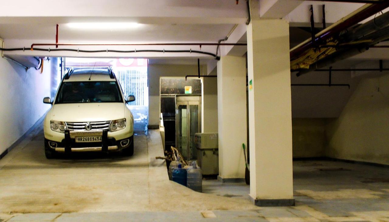 Hotel Nirvana Near Delhi Airport 4*