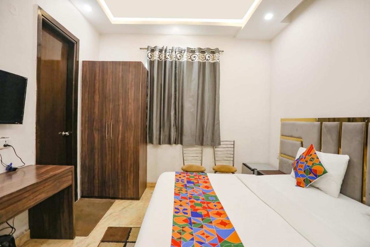 Fabhotel Royal Mirage I