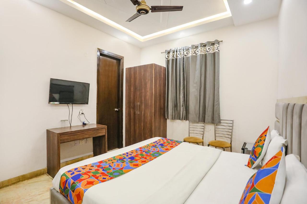 Fabhotel Royal Mirage I 3*