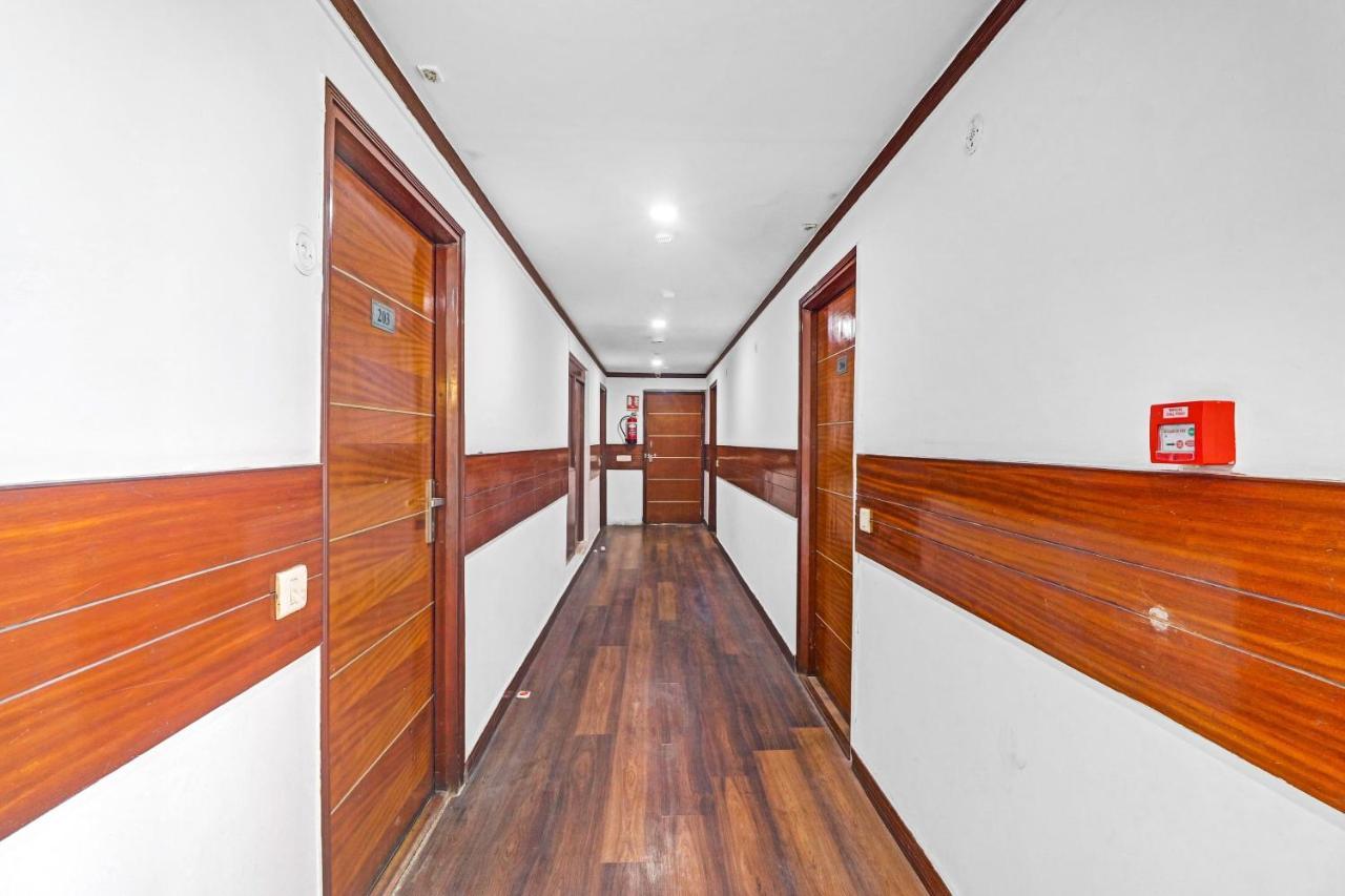 Oyo Townhouse 604 The Royal Galaxy Hotel