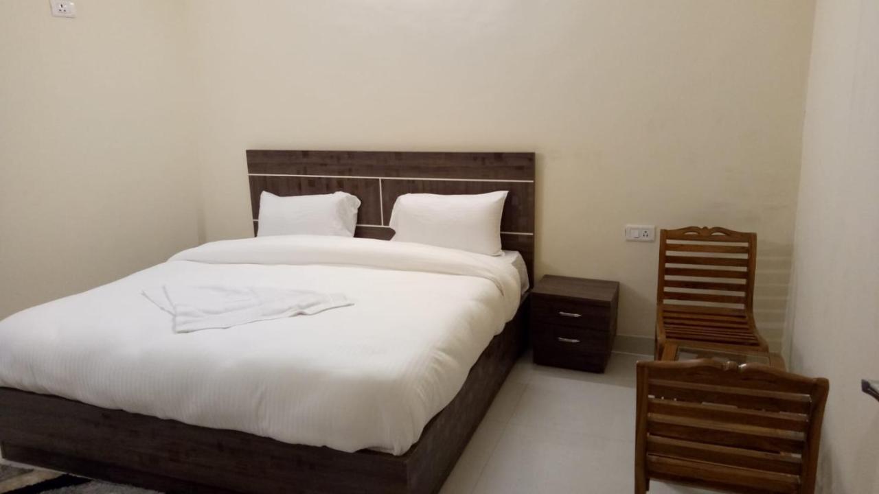 Oyo Galaxy Hotel