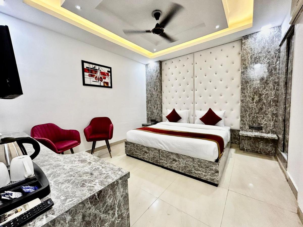 Cosmo - Karol Bagh Hotel 3*