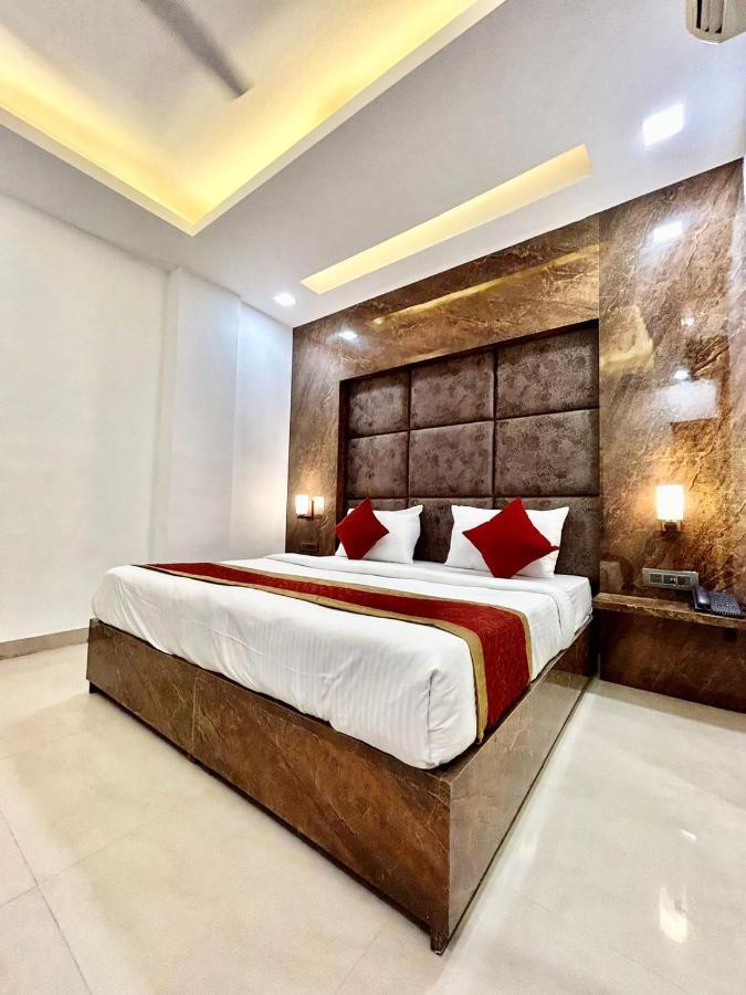 Cosmo - Karol Bagh Hotel 3*