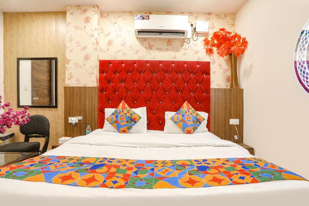 Hotel Fabhotel Royal Galaxy I Near Yashobhoomi Convention Centre New Delhi