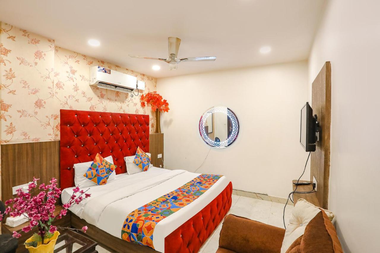 Fabhotel Royal Galaxy I Near Yashobhoomi Convention Centre 3*